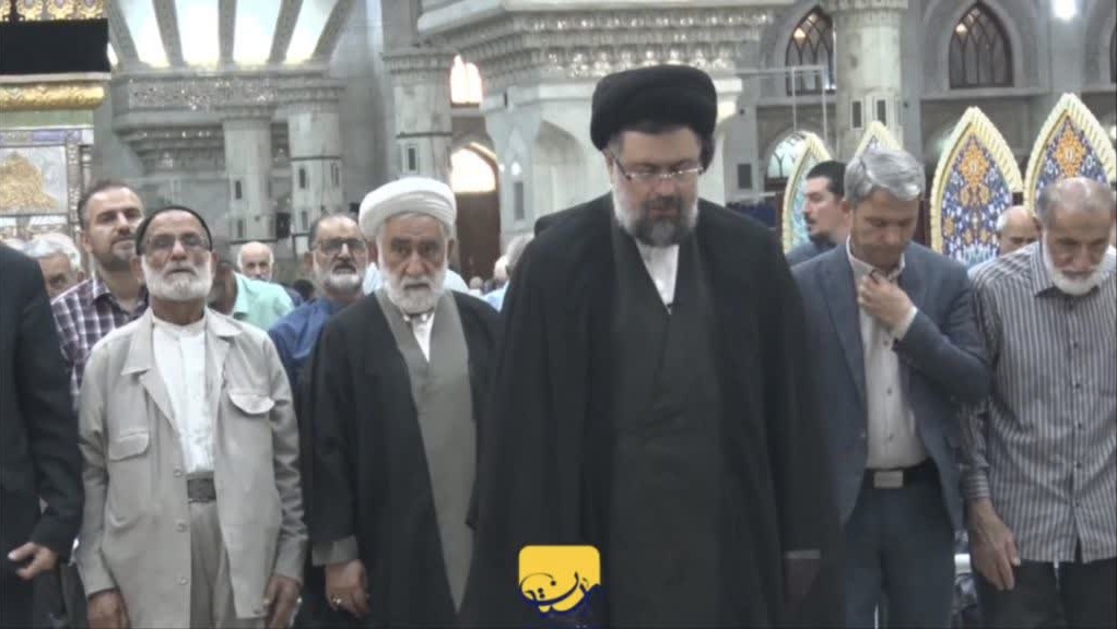 امام خمینی(س)، سید یاسر خمینی، نماز ظهر و عصر، سالگرد ارتحال، سی‌وهفتمین سالگرد ارتحال، حرم مطهر امام خمینی، پایگاه خبری آستان، اقامه نماز جماعت