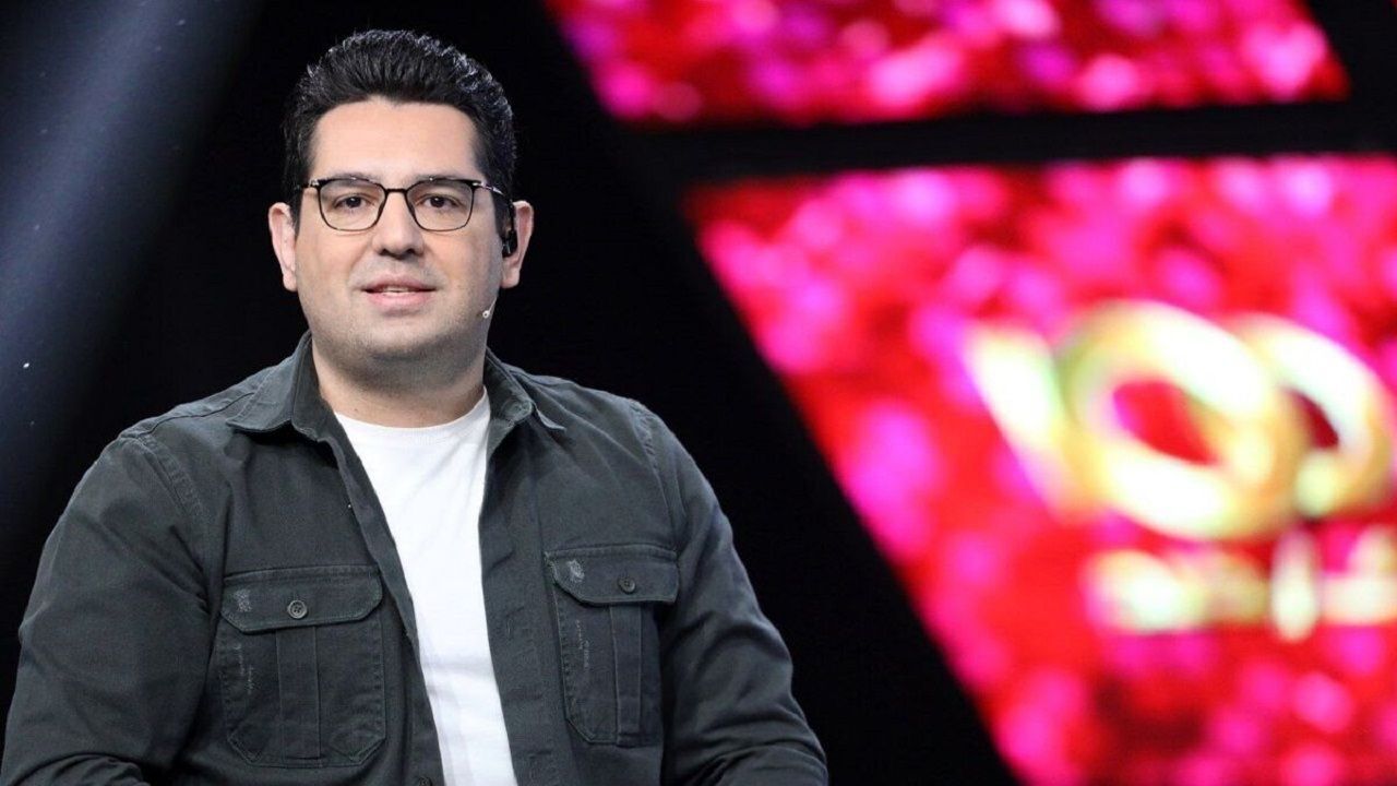 محمدرضا احمدی، لغو گزارش، آپارات اسپرت، بازی انگلیس و نروژ، جام جهانی ۲۰۲۶، یک چهارم نهایی، صداوسیما، جدایی از تلویزیون، گزارشگر فوتبال، حاشیه گزارشگری
